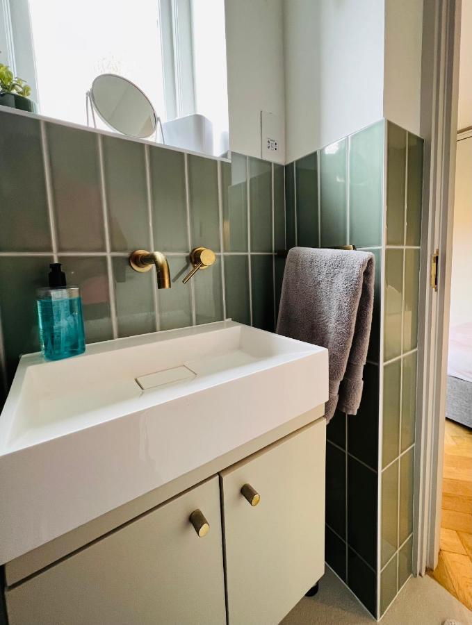Stylish 1 Bedroom Designer Apartment London Ngoại thất bức ảnh